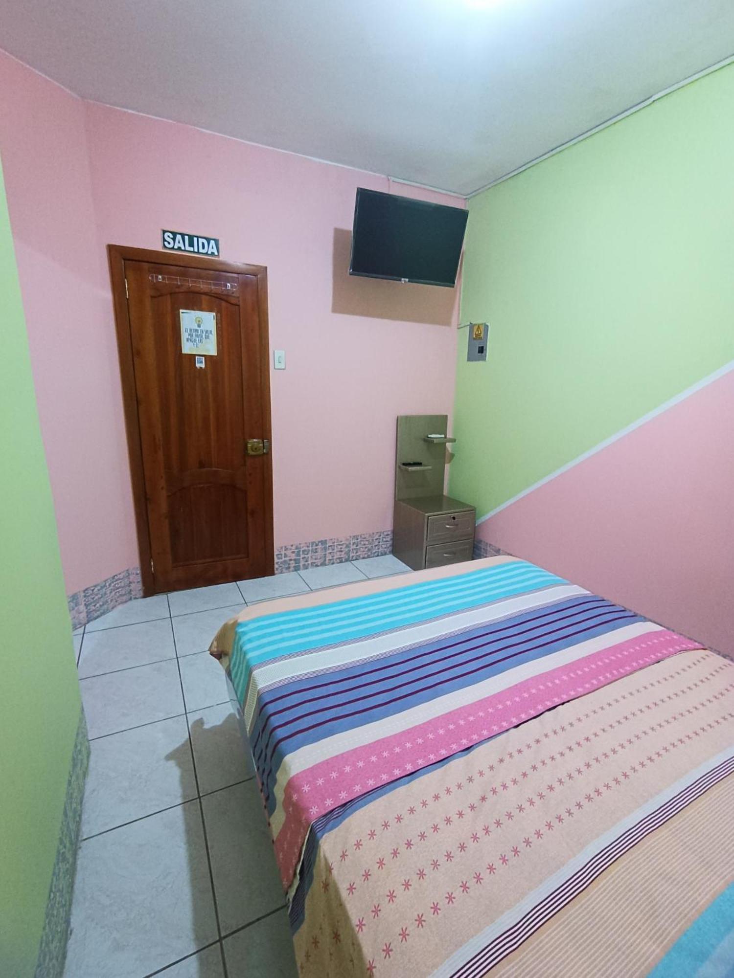 Hostal Venecia -Tu Casa En Manta. Esterno foto